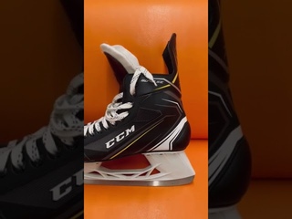 КАКИЕ КОНЬКИ ВЫБЕРЕШЬ ТЫ  CCM ИЛИ BAUER