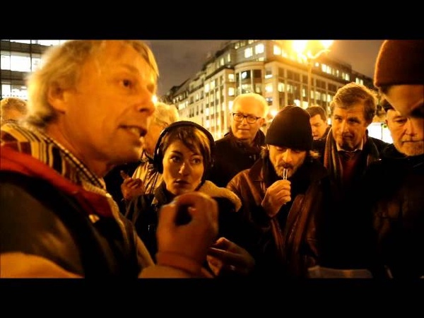 Rassemblement de Riposte Laïque après lattaque contre Charlie Hebdo ( Paris