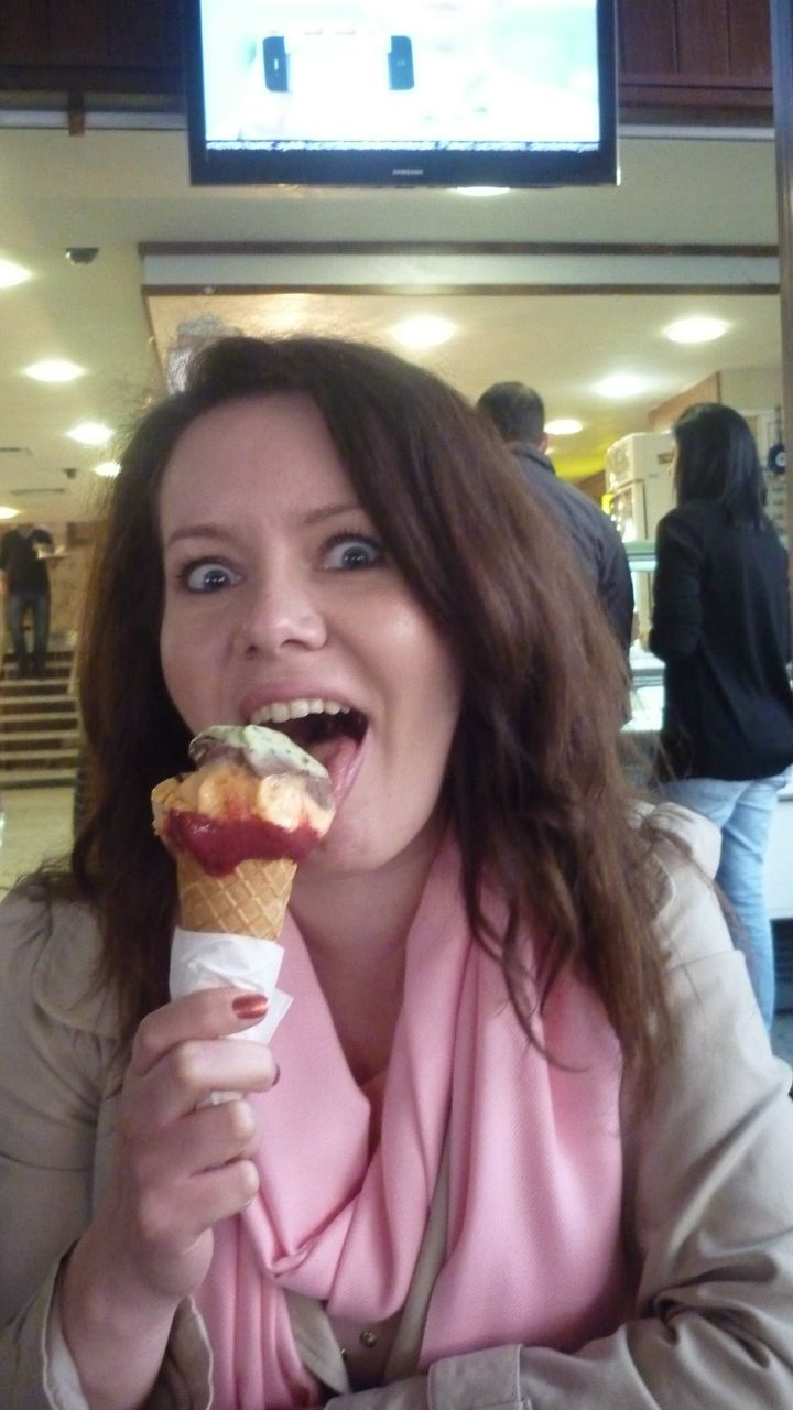 Елена Мертоглу | İstanbul