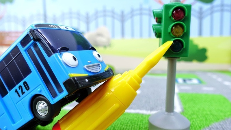 Vidéo en français pour enfants: Tayo fixe le feu