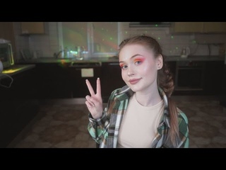 бОЛТАЮ НОЖКАМИ