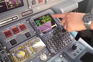 Embraer 190 Подготовка кабины и настройка MCDU | Cockpit preparation and mcdu set