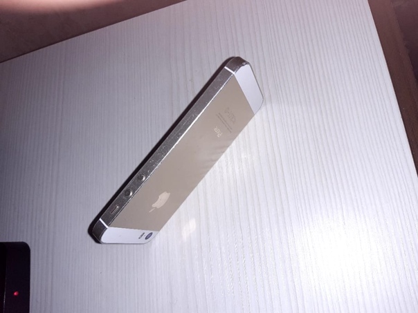 Apple iPhone 5s 16 ГБ