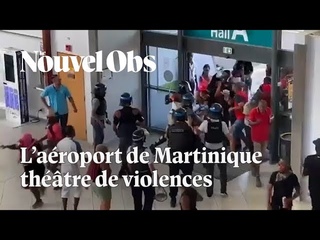 En Martinique, l’aéroport envahi par des manifestants contre la vie chère